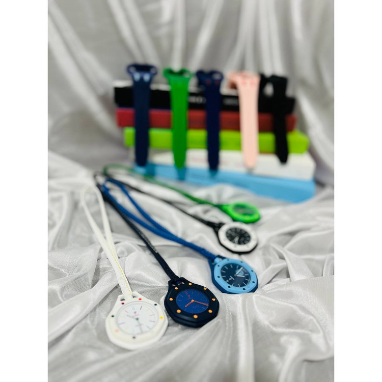 ساعت مچی و چارم کیف و آویز کیف